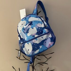 Brand new”NIKE”(Unisex)backpack.Size-W-13”x13”inc.(MISC).Color-multicolor.💙🤍